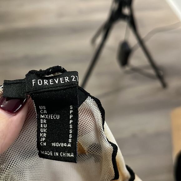 Forever 21 White and Brown Mesh High Neck Top Size Small - Picture 6 of 8